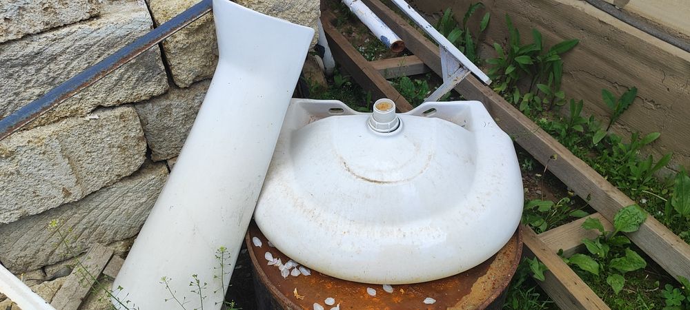 Раковина с пъедесталом