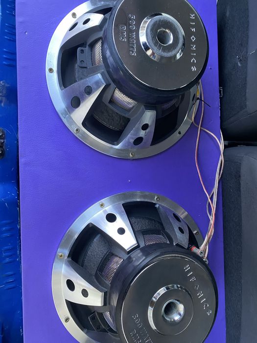 Subwoofer 1000w RMS 2x12 inch Hifonics/statie Pioneer 700w RMS incinta