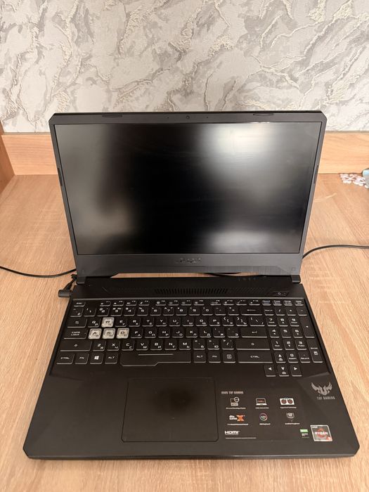 ASUS TUF ноутбук