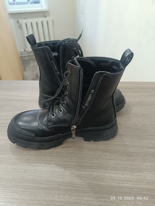 Продаю осенние ботинки на девочку