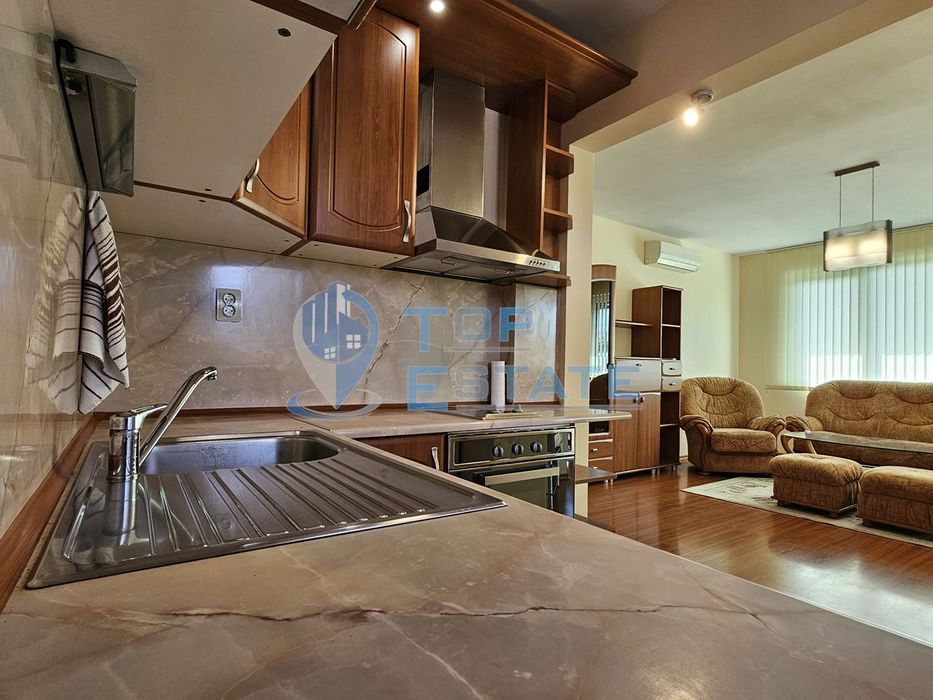 Многостаен, обзаведен апартамент в широкия център в град Велико Търно