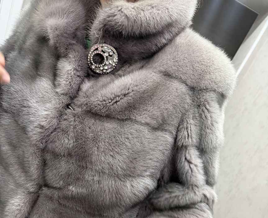 Продам стильную норковую шубу