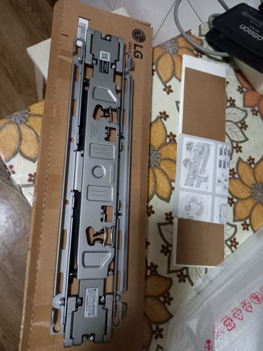 Кронштейн для телевизора  LG