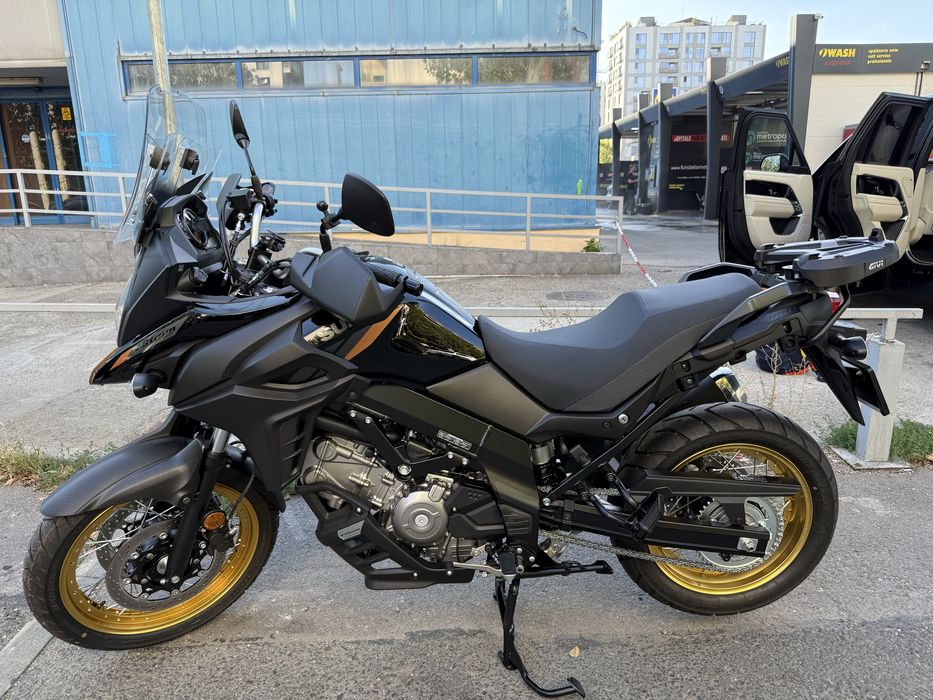 Suzuki V-Strom 650XT an 2025, rulaj 2700 km, impecabilă, accesorizată*