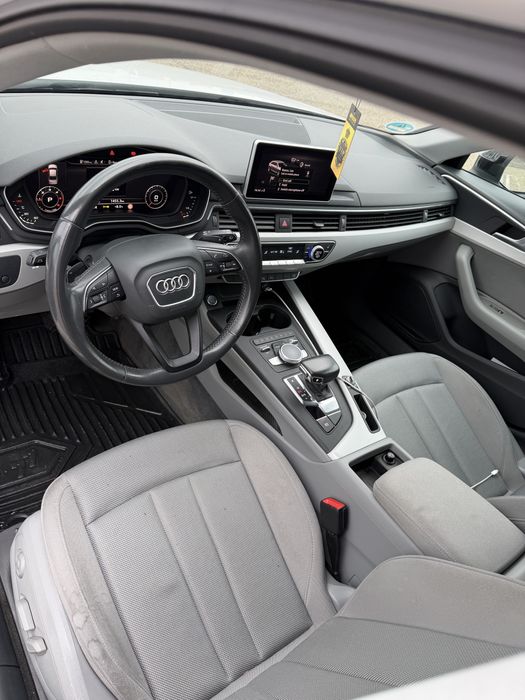Audi A4 B9 2.0 TDI 150CP S-Tronic / Virtual Cockpit / ACC / Navi Mare