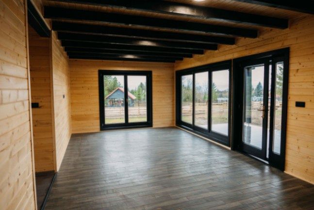 Vând cabane de lemn