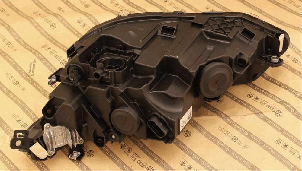Десен фар Фолксваген голф 8 VOLKSWAGEN VW GOLF 8 VIII LED 19-24 RH 5H1941006