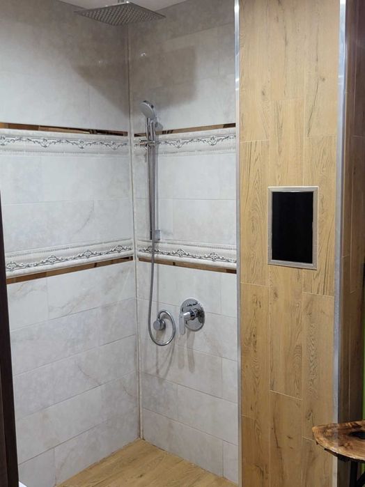 Тристаен апартамент Център