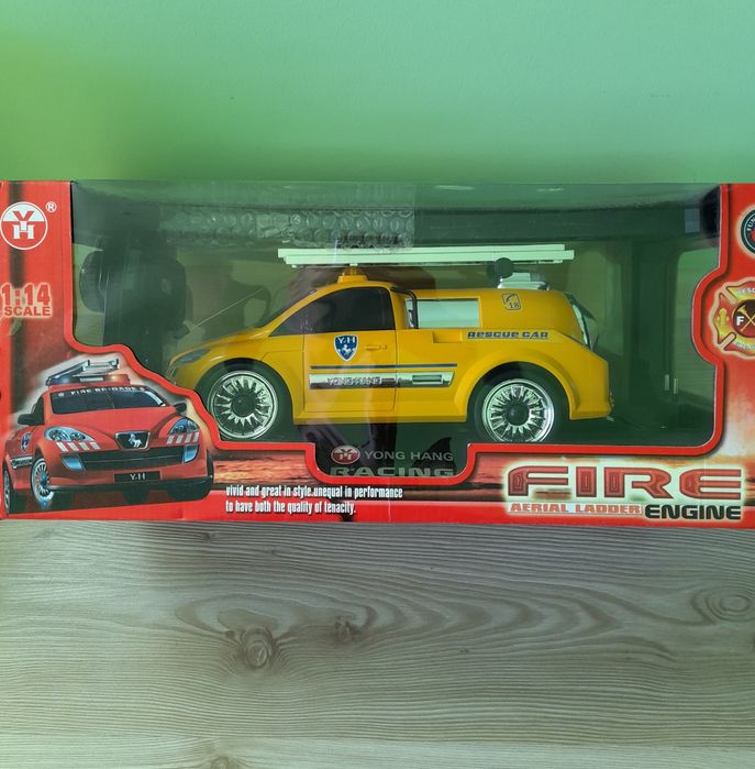 Нова играчка кола с дистанционно