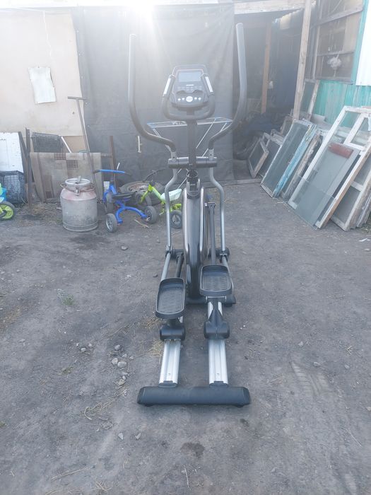 Продам элептический тренажёр