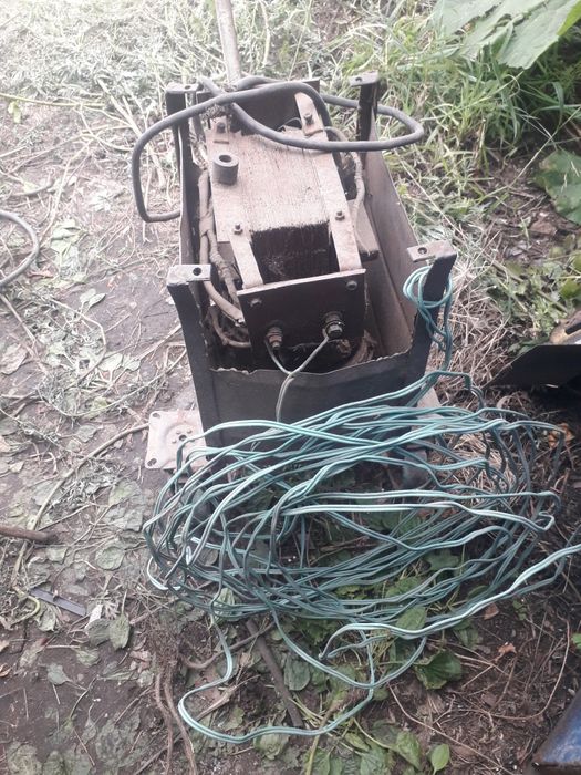 Продам сварочный аппарат  передвижной Российский.