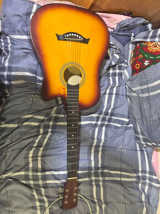 продается гитара