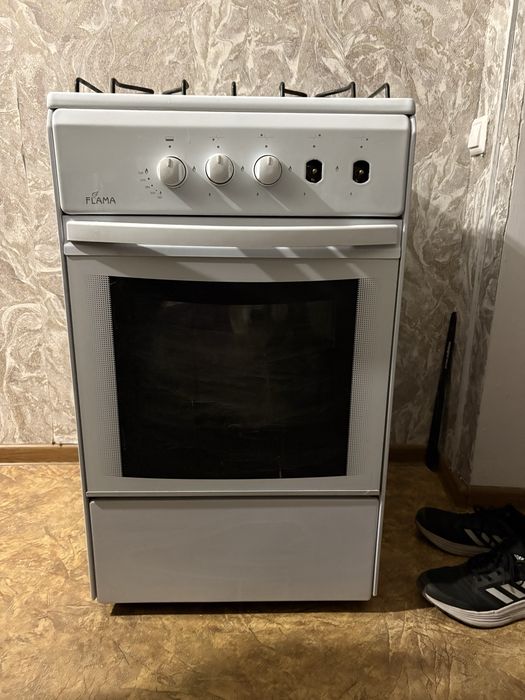 Продам газ плиту
