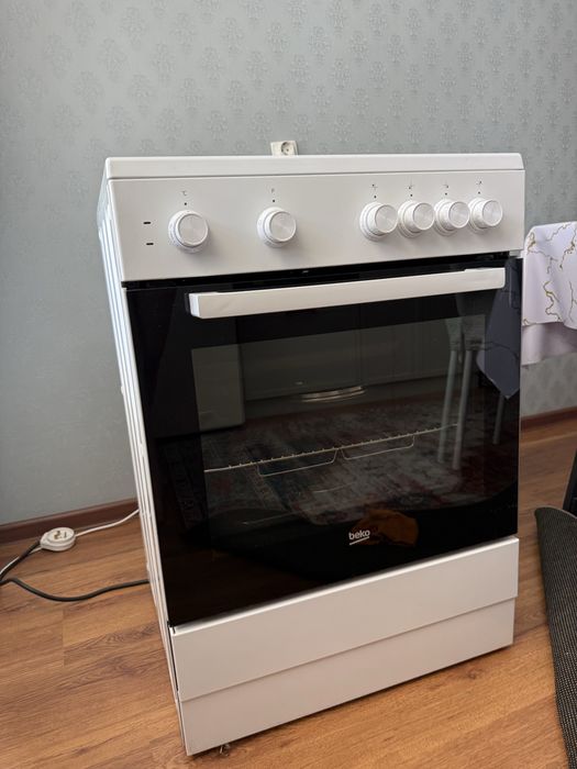 Продам электрическую плиту