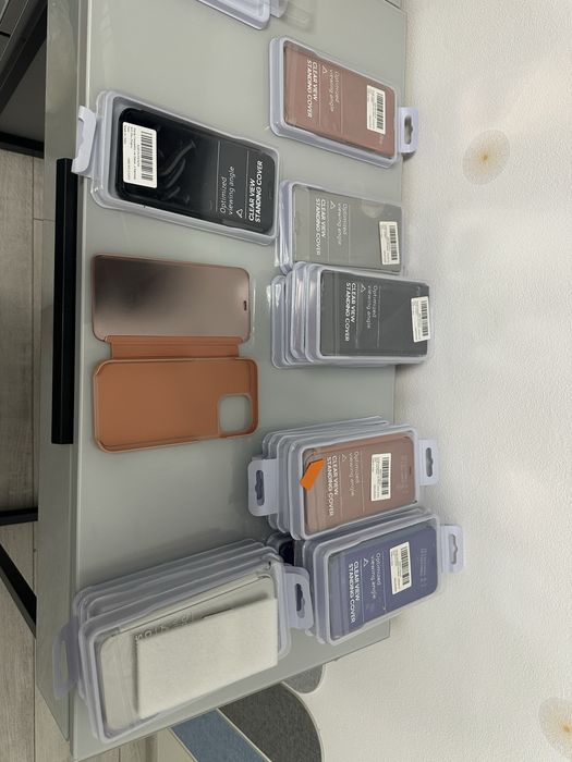 Vand lot de 180 huse de telefon