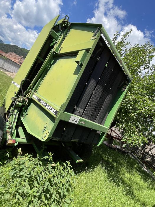 Vand tractor UTB 650 si presa de baloti mari