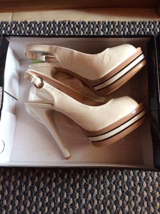 Продавам дамски обувки