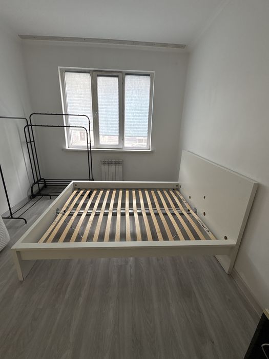 кровать для спальни