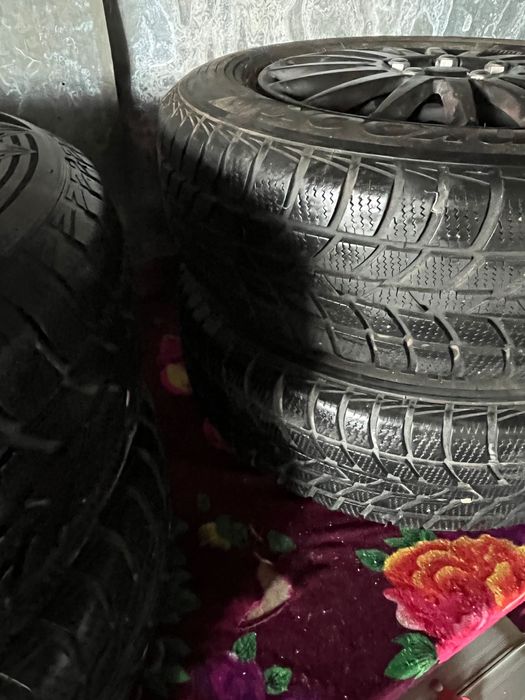 Cauciucuri +jante tablă +capace