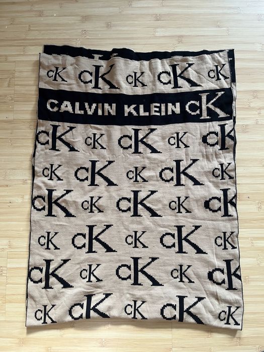 Fular Calvin Klein , autentic , impecabil