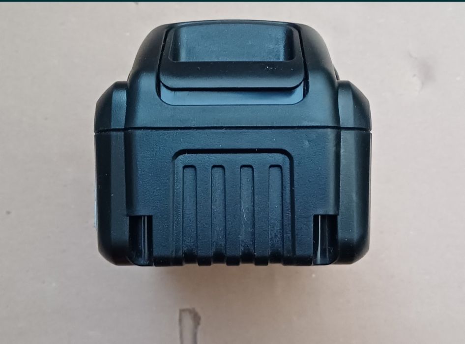 Baterie Dewalt 18v 8Ah cu celule originale Samsung pentru flex, etc