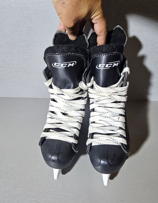 Patine 2075 hochei hockey CCM   marime  38-39  (25    cm lungime interioara)