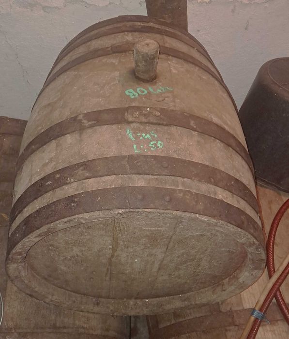 Vând butoaie stejar folosite, nu miros, nu curg, foarte bune