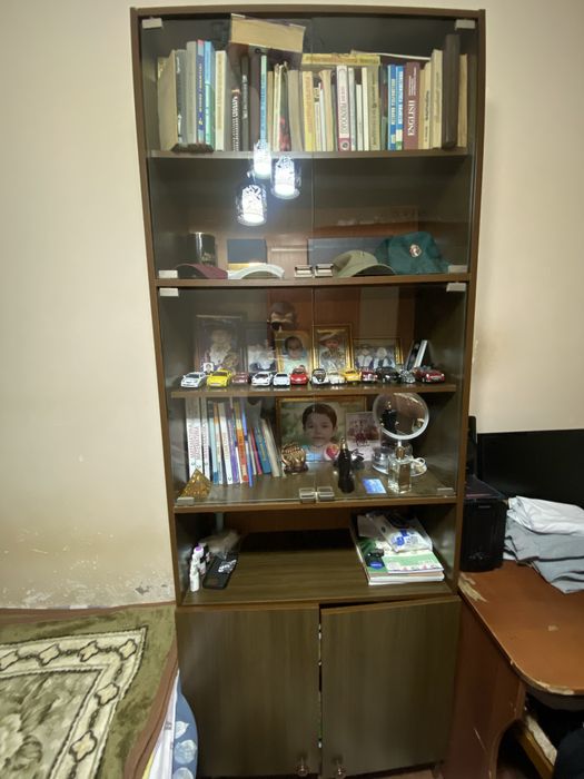 продам книжный шкаф