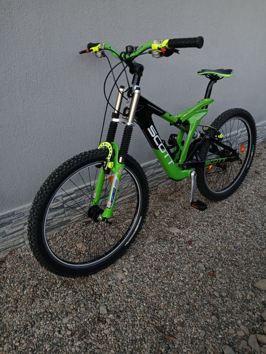 Bicicletă Scott de carbon full suspension