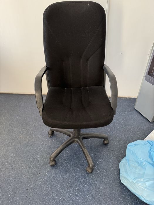 Кресло стул черный