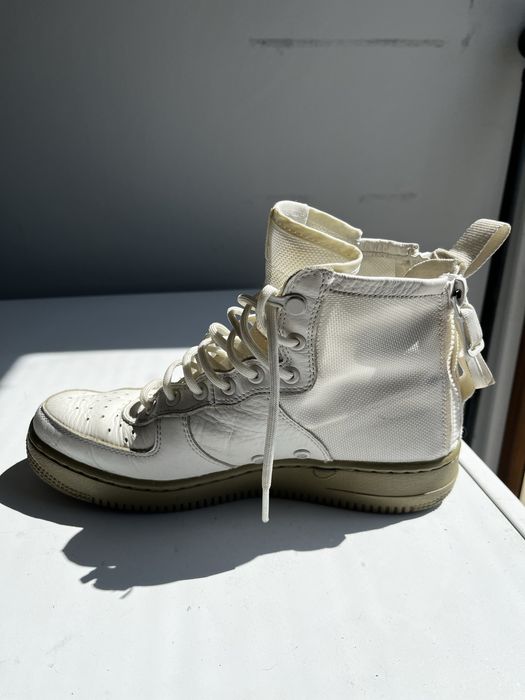 Vand adidasi Nike
