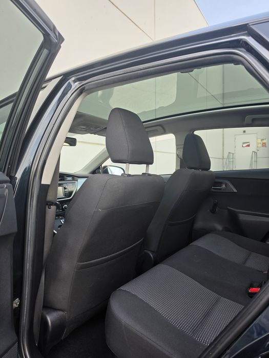 Toyota Auris Hybrid 2015 xenon navi Trapa clima Camera schimb variante