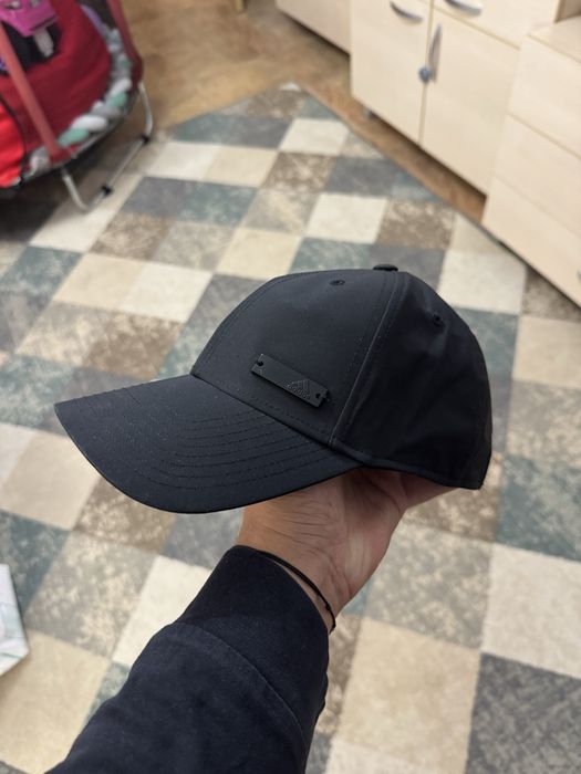 Шапка с козирка Adidas