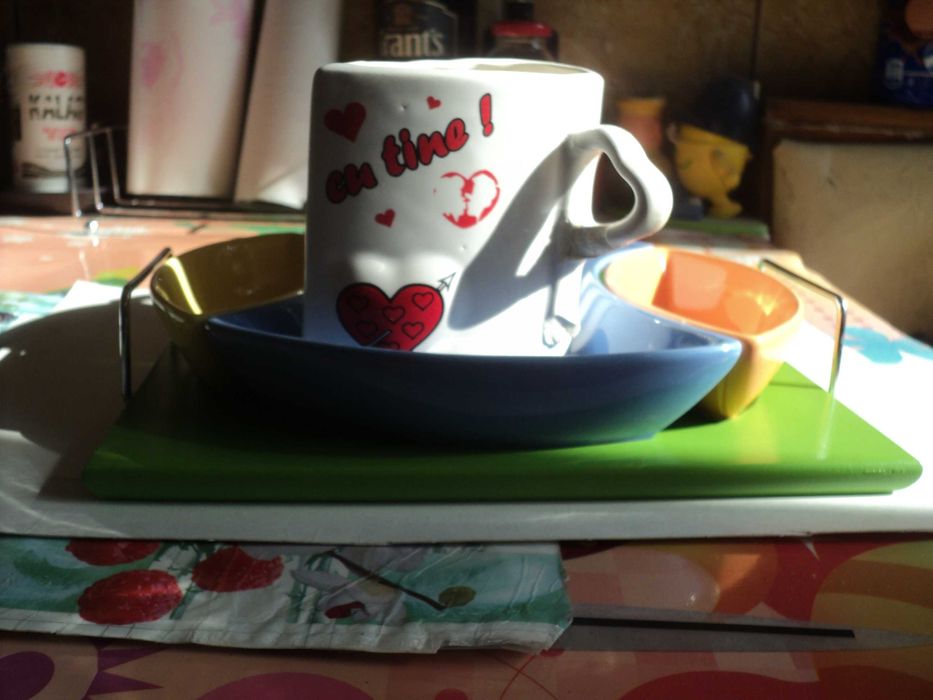 Cadou set ptr. indragostiti de SARBATORI si cosulete de PASTI !