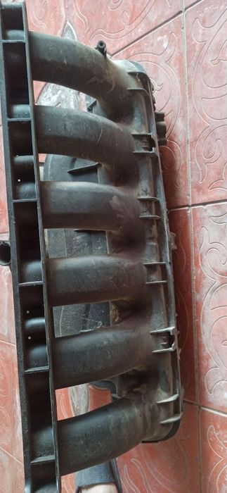 Впускной коллектор