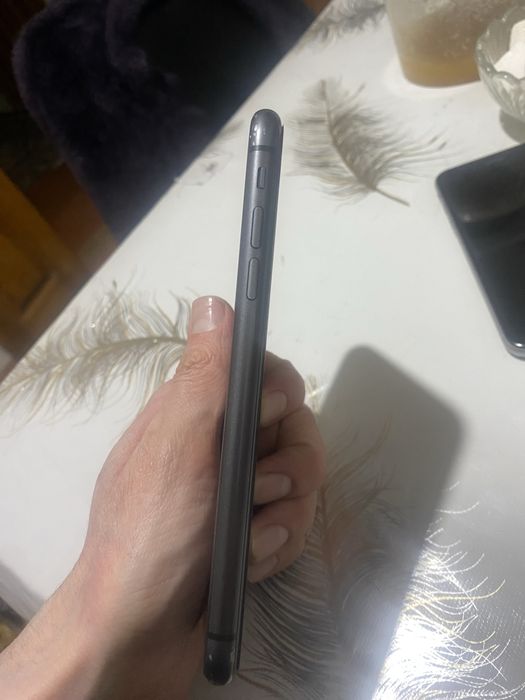 Продам айфон 11 отличное состояние