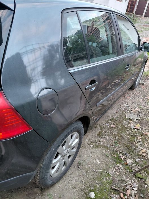 Vand Golf 5 1.6 FSI benzina *2006* euro 4
