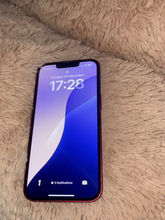 Iphone 13 RED - като нов, 8 кейса + протектори, 500лв
