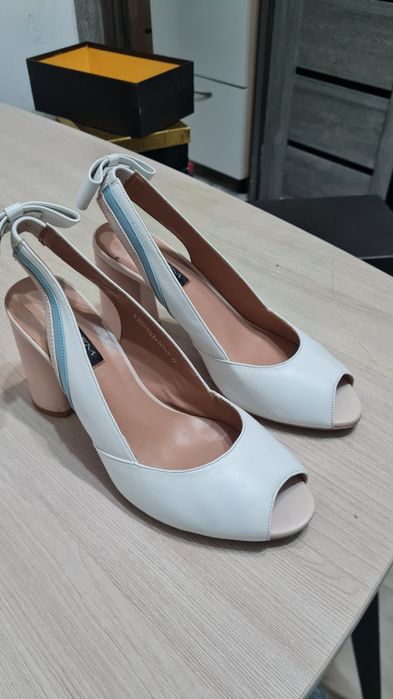 Продам обувь женскую