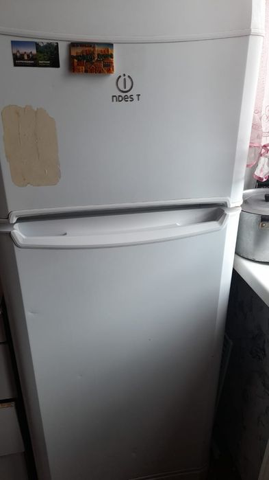 Продается холодильник индезит