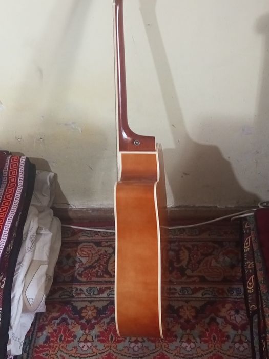 Гитара акустическая