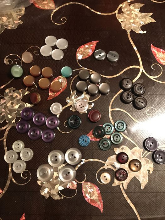 Пуговицы разные