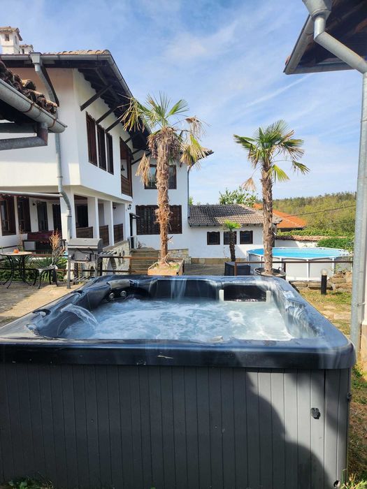 Дава се под наем Къща в с. Арбанаси, Област Велико Търново - 625 кв.м за 1495.83 € - Снимка #12