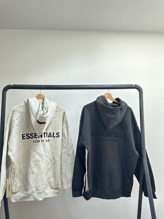 OFERTA 150 LEI Hanorac Essentials FOG Nou