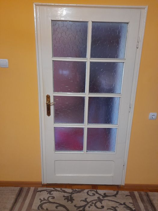 Vând 3 usi din lemn și o teracotă