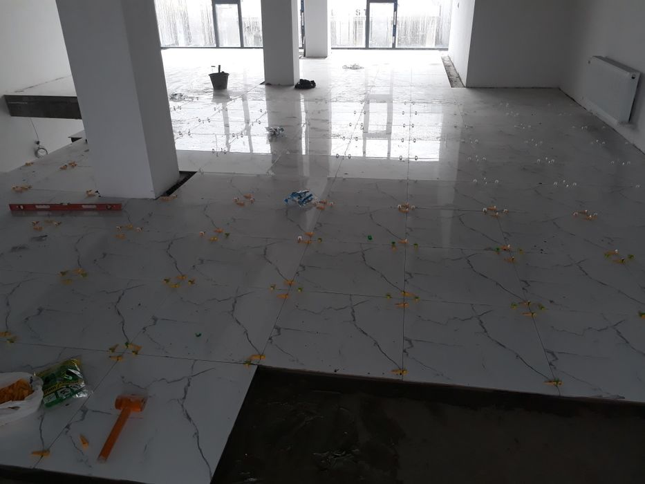 кафельщик                         плиточник