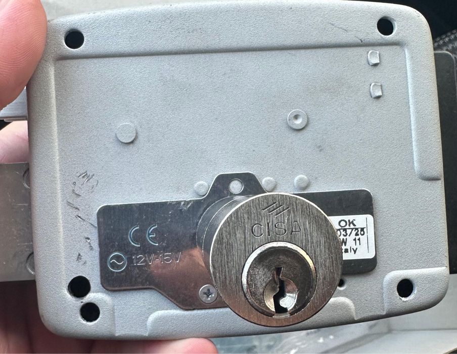 Продам НОВЫЙ Электро механический замок