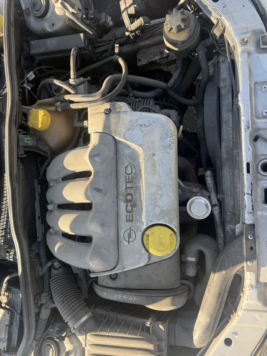 Opel Corsa комби  1.4 16V на части