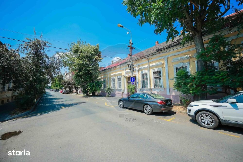 Apartament de vânzare cu 3 camere, str. Cuza Vodă, ultracentral