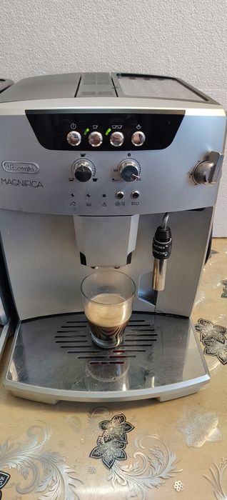 Espresor cafea DeLonghi magnifica